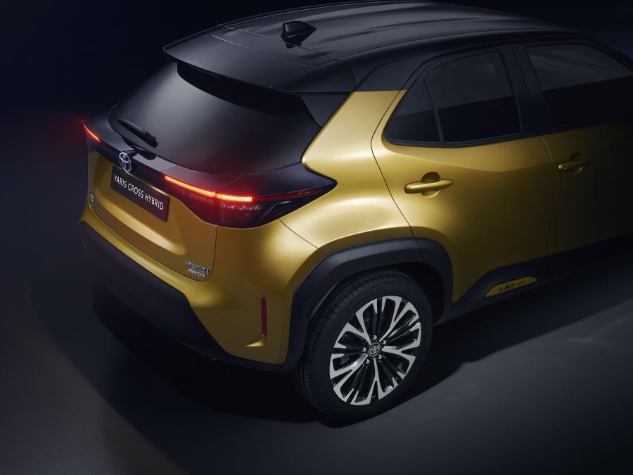 Детали экстерьера Toyota Yaris Cross Hybrid 2020 года  (WW) (фото 3 из 16)